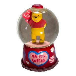 Vintage Winnie the Pooh Be My Valentine Mini Snow Globe